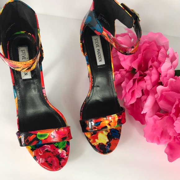 Steve Madden Sacchi Floral Stilettos. - Picture 7 of 8